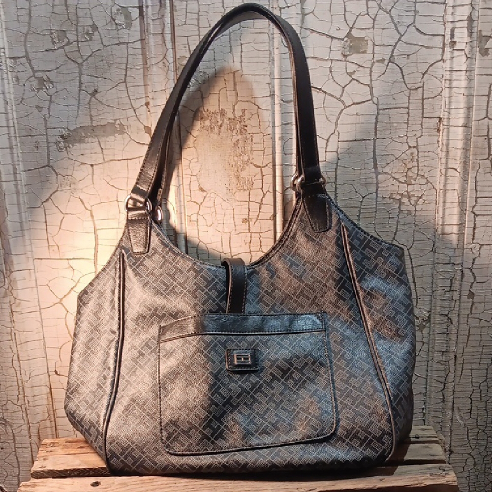 Tommy Hilfiger Black and Gray Shoulder Bag with Timeless Elegance